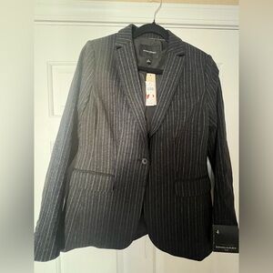 Banana Republic women’s blazer size 4 (NWT)